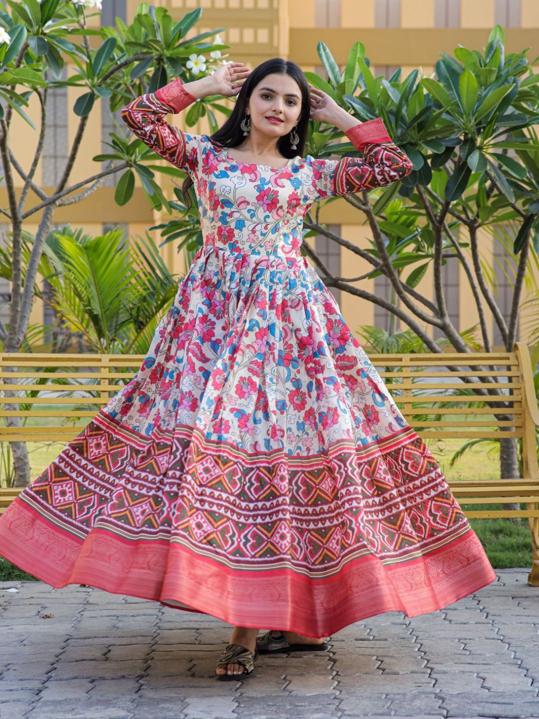 Best 12 – Page 380061656052144425 – SkillOfKing.Com | Kalamkari dresses, Long  gown dress, Party wear dresses